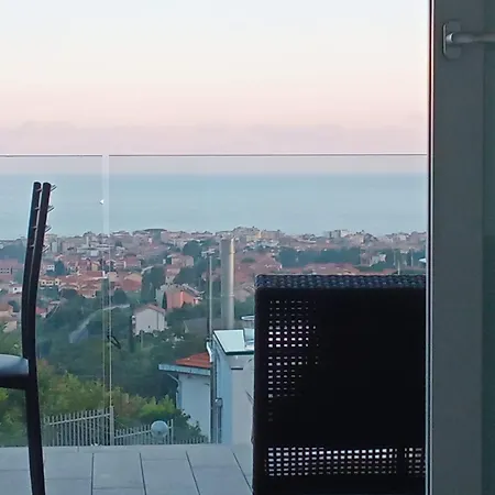 Paolo Attico Loft Matrimoniale Piu Singolo Diviso Da Armadi,piu Divano Letto Singolo * 洛阿诺