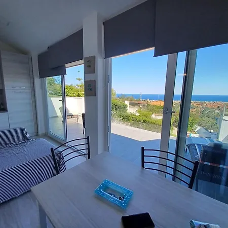 公寓 Paolo Attico Loft Matrimoniale Piu Singolo Diviso Da Armadi,piu Divano Letto Singolo *