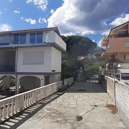 Paolo Attico Loft Matrimoniale Piu Singolo Diviso Da Armadi,piu Divano Letto Singolo 公寓