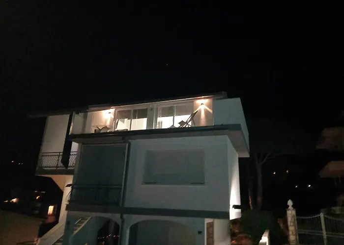 Paolo Attico Loft Matrimoniale Piu Singolo Diviso Da Armadi,piu Divano Letto Singolo Appartement
