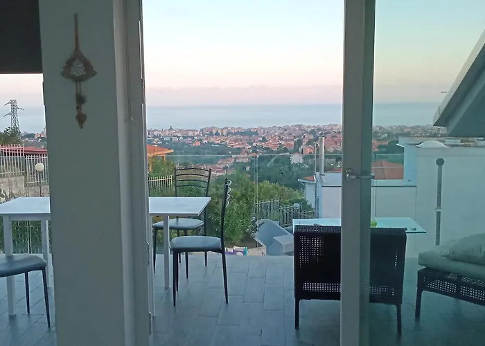 Paolo Attico Loft Matrimoniale Piu Singolo Diviso Da Armadi,piu Divano Letto Singolo