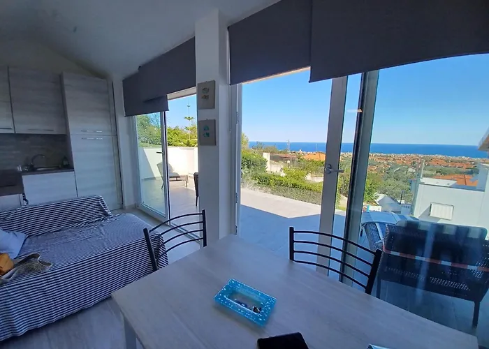 Appartement Paolo Attico Loft Matrimoniale Piu Singolo Diviso Da Armadi,piu Divano Letto Singolo *